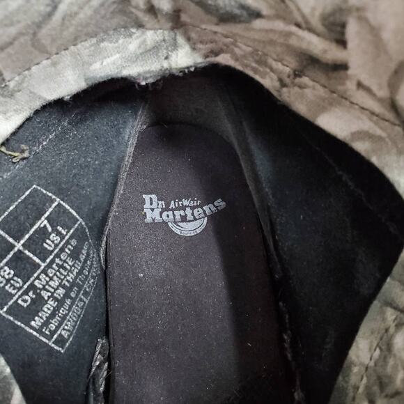 Dr. Martens Metallic Silver Leather Aimilie Lace Up Foldover Boot Size 7 - Picture 12 of 12